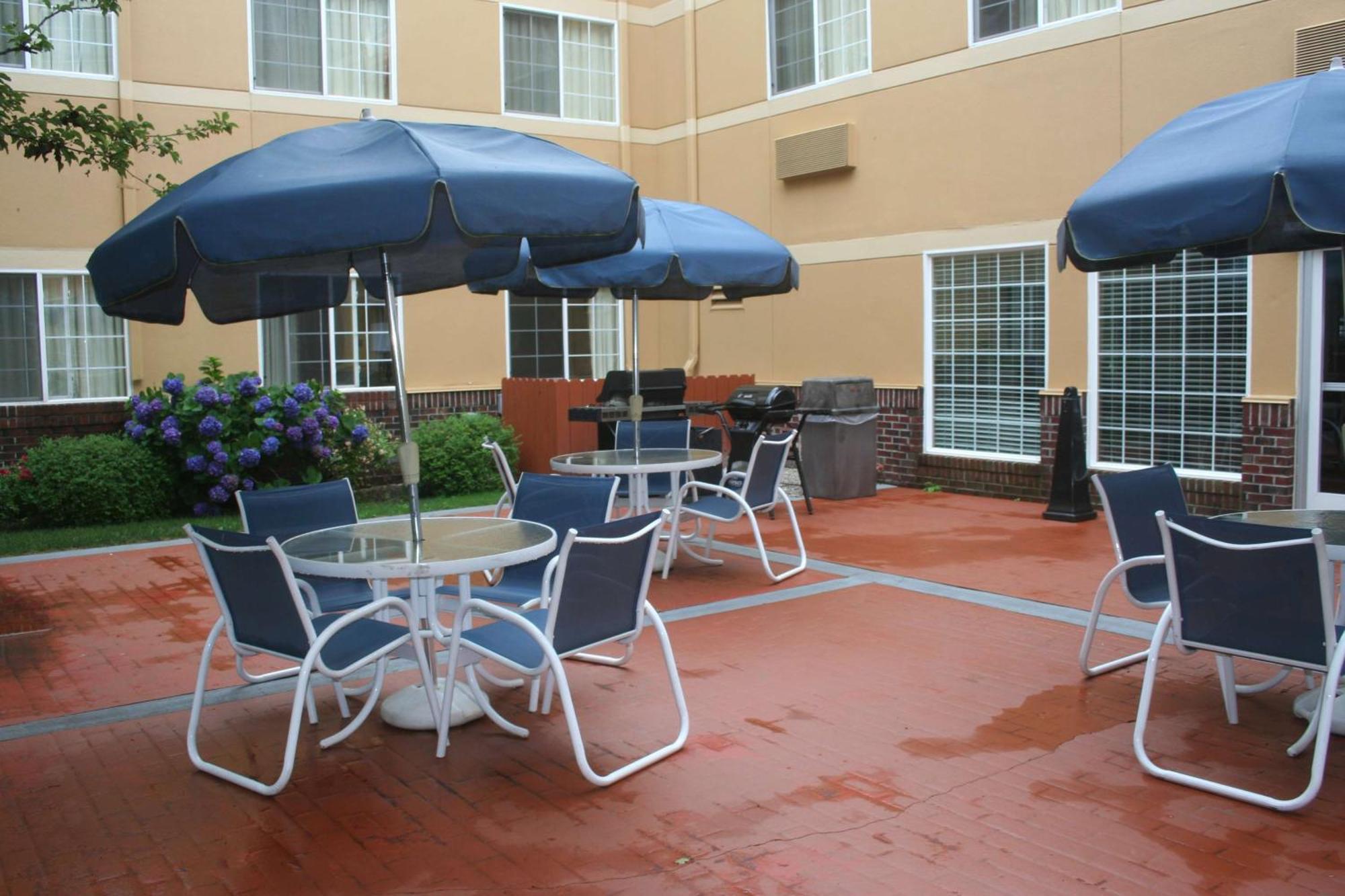 Extended Stay America Select Suites - Providence - Airport Уорик Экстерьер фото