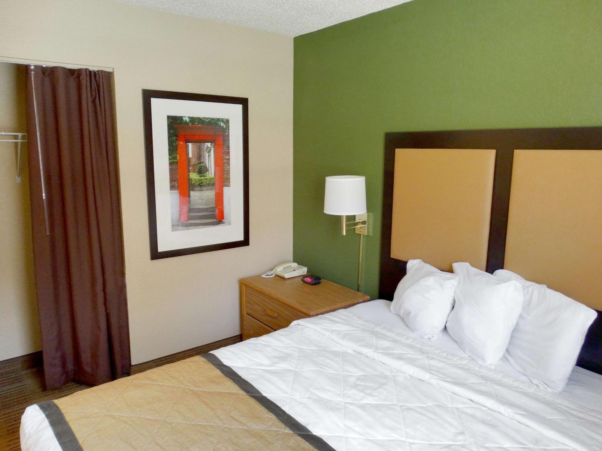 Extended Stay America Select Suites - Providence - Airport Уорик Экстерьер фото