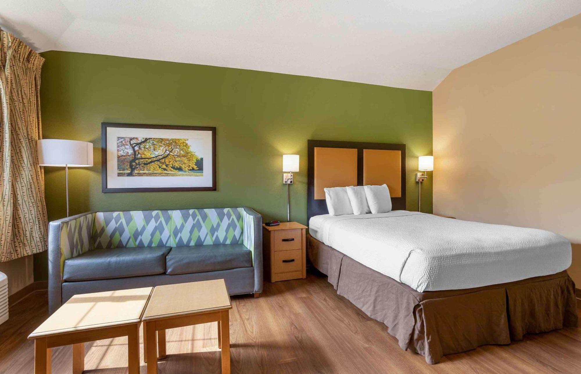 Extended Stay America Select Suites - Providence - Airport Уорик Экстерьер фото