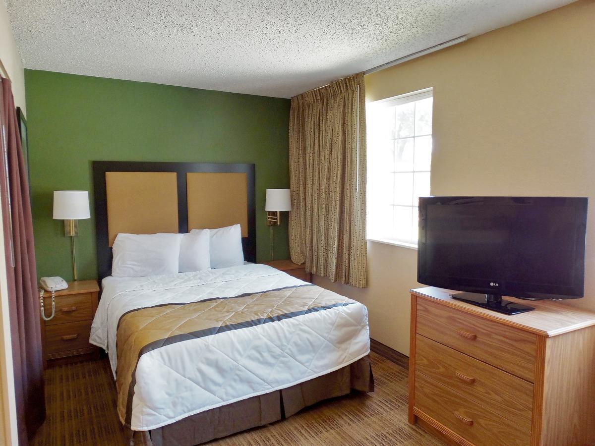 Extended Stay America Select Suites - Providence - Airport Уорик Экстерьер фото