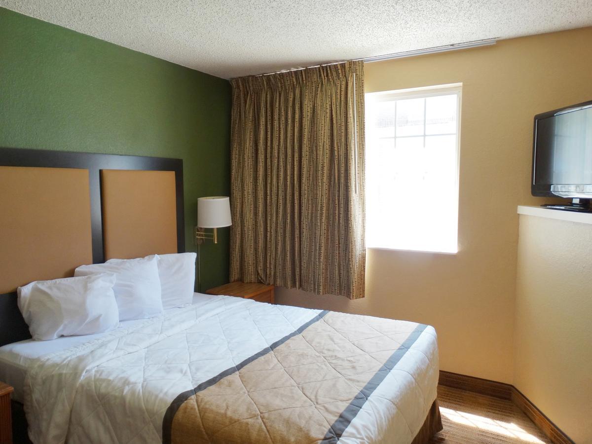 Extended Stay America Select Suites - Providence - Airport Уорик Экстерьер фото